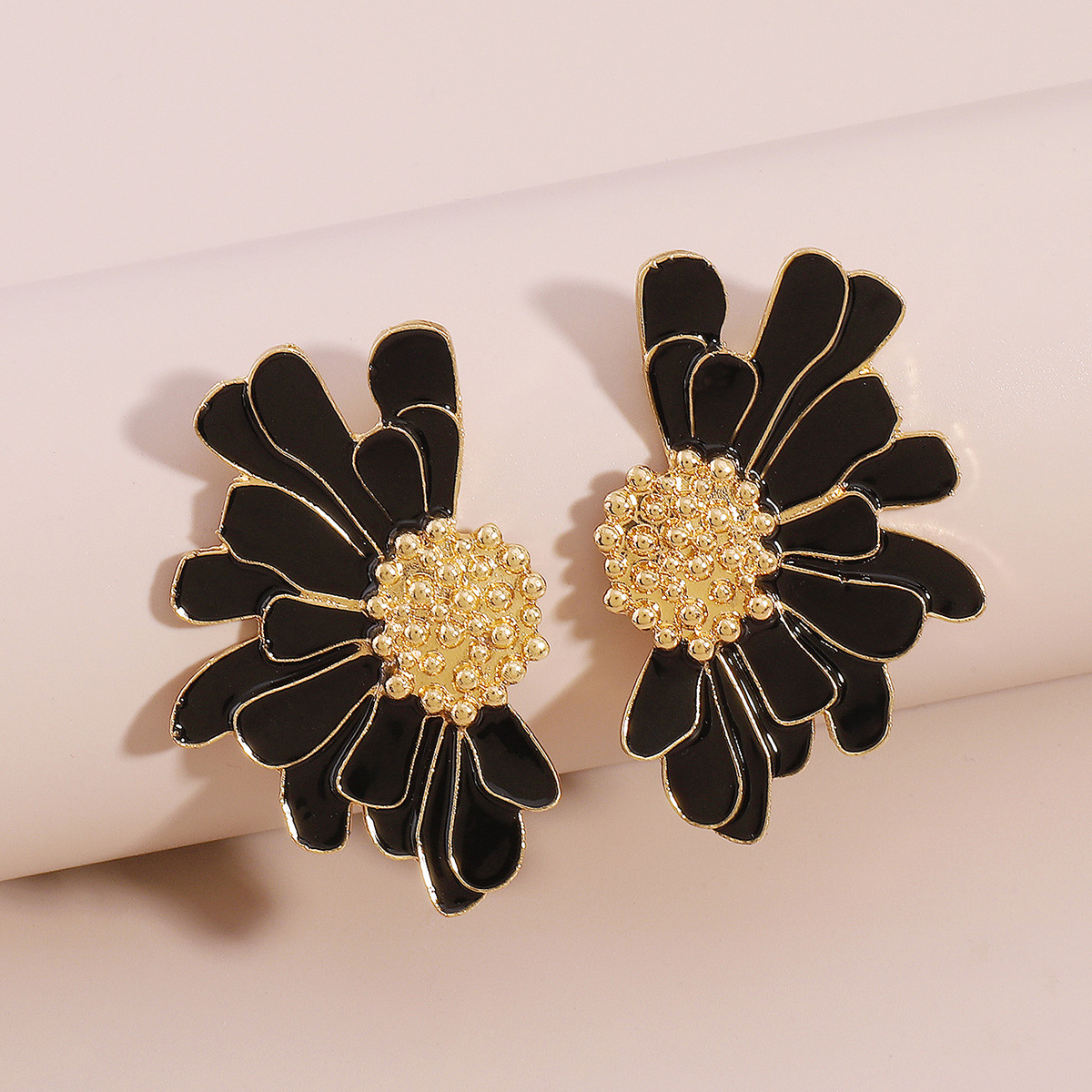 Retro Alloy Floral Pattern Earrings-consonak