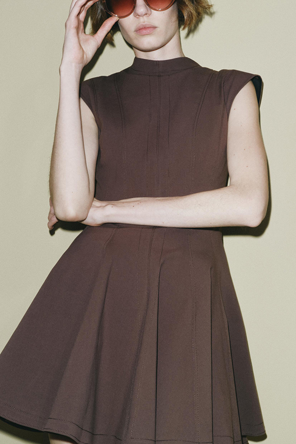 Solid Color Round Neck Sleeveless Waist Mini Dress-consonak