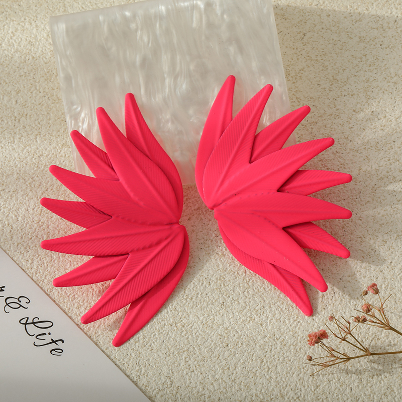 Exaggerated Leaf Metal Earrings-consonak