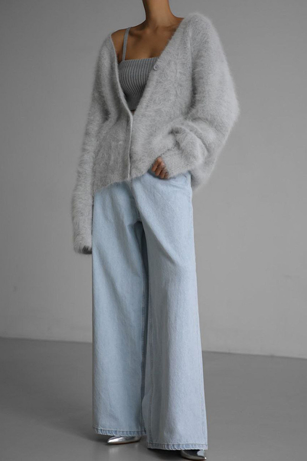 Solid Color Loose V-neck Long-sleeved Lazy Knitted Cardigan-consonak