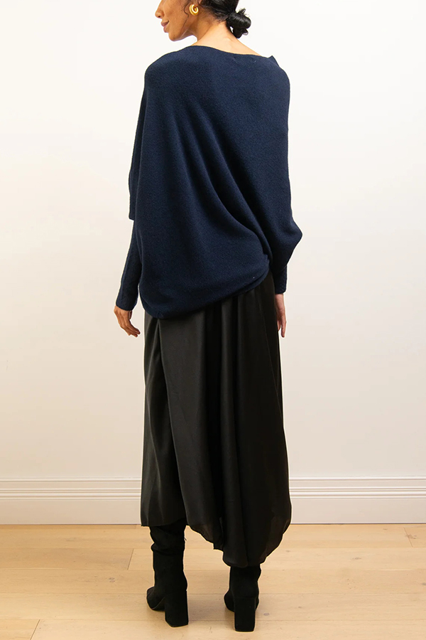 Solid Color Round Neck Long Sleeve Loose Knitted Sweater-consonak