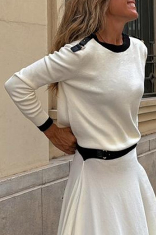 Kadie Colorblock Shoulder Buckle Detail Long Sleeve Loose Top-consonak