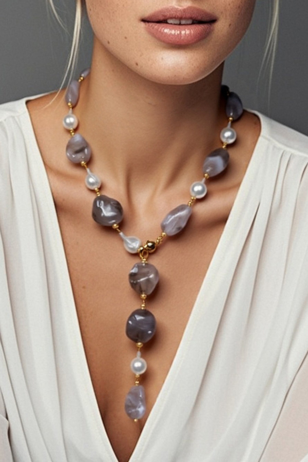 Vintage-style Irregular Beaded Necklace