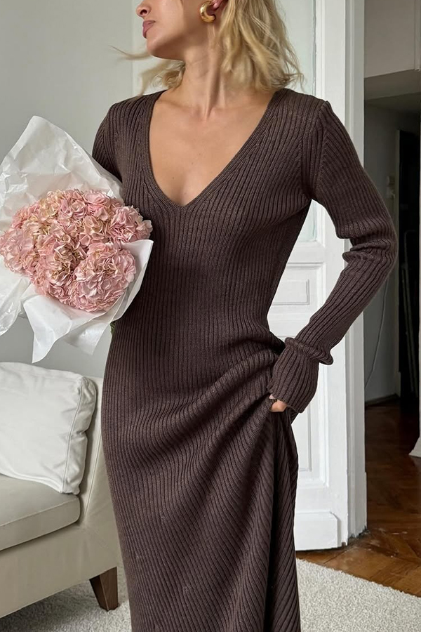 Solid Color V-neck Long-sleeved Slim-fit Elegant Knit Maxi Dress-consonak