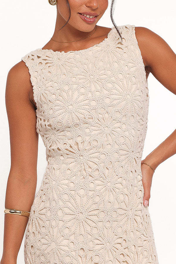 Effortlessly Chic Crochet Lace Floral Pattern Backless Lace-up Vacation Maxi Dress