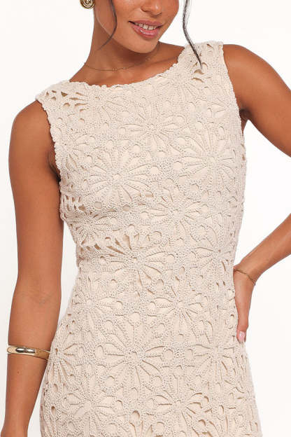 Effortlessly Chic Crochet Lace Floral Pattern Backless Lace-up Vacation Maxi Dress