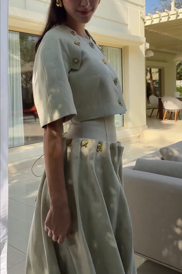 Custom Look Linen Blend Unique Metal Pattern Buttons Slit Half Sleeve Crop Jacket | Consonak