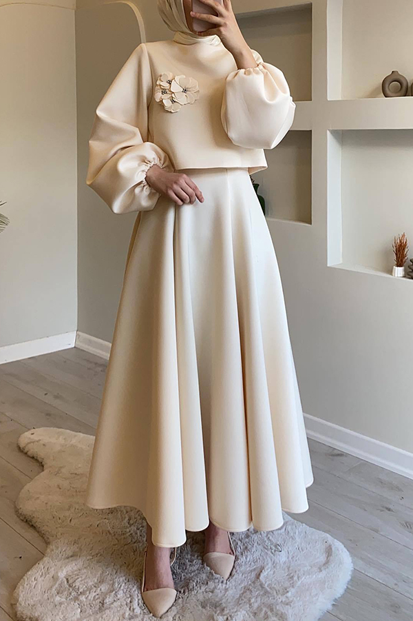 Solid Color Flower-embellished Lantern Sleeve Loose Top and Casual Maxi Skirt Set-consonak