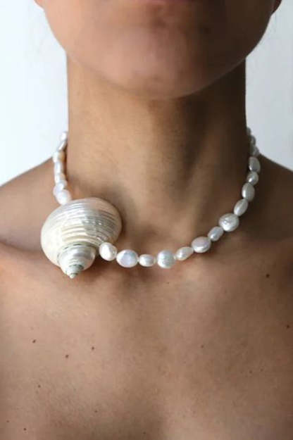 Stylish Freshwater Pearl Conch Necklace-consonak
