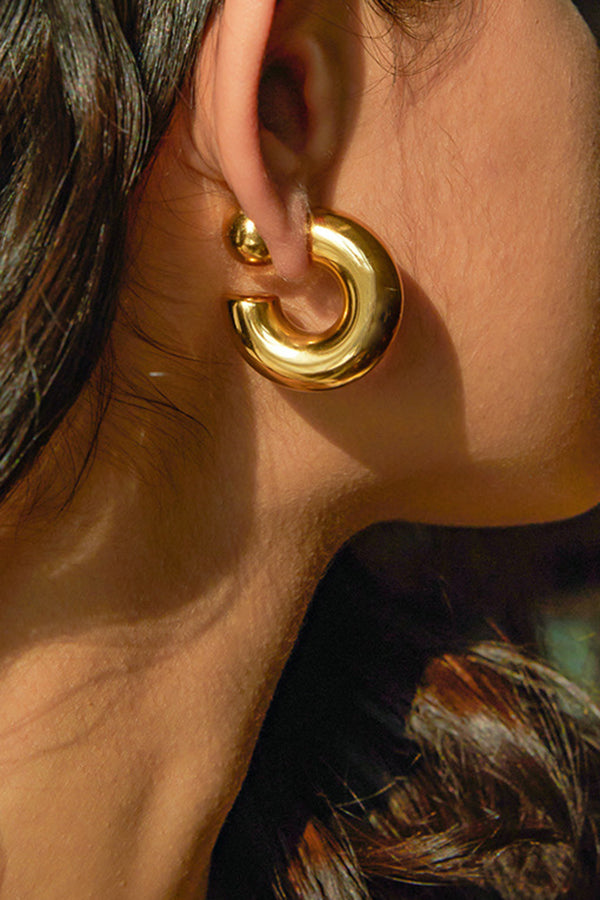 Fashionable C-shaped Niche Earrings | Consonak