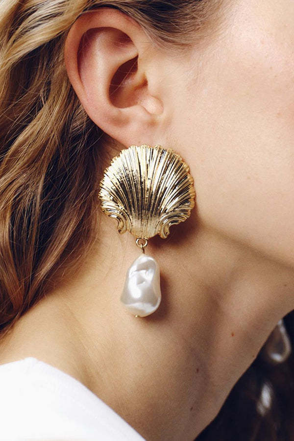 Fashionable Light Luxury Alloy Scallop Imitation Pearl Earrings-consonak