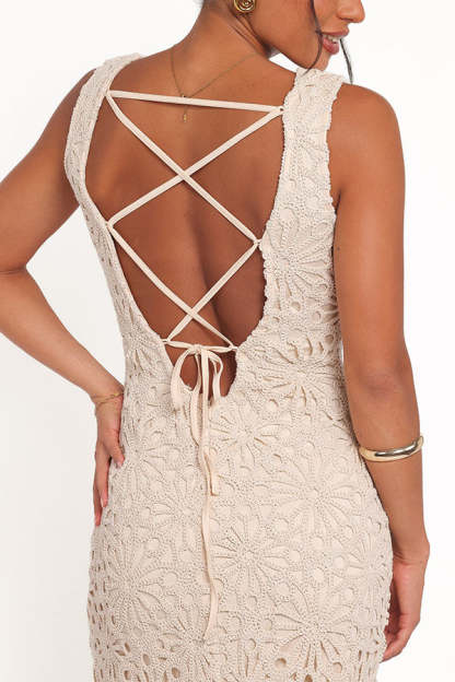 Effortlessly Chic Crochet Lace Floral Pattern Backless Lace-up Vacation Maxi Dress