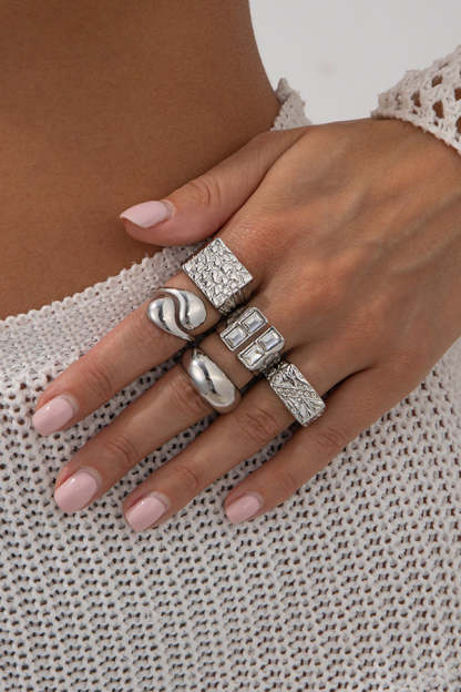 Fashionable Hollow Diamond Irregular Retro Ring-consonak