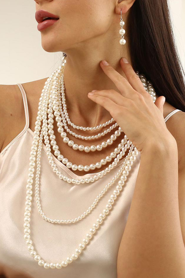 Fashionable Multi-layered Necklace with Diamond and Pearl Flowers