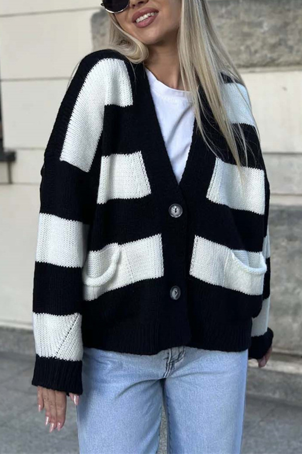 Casual V-neck Long-sleeved Striped Pocket Knitted Cardigan-consonak