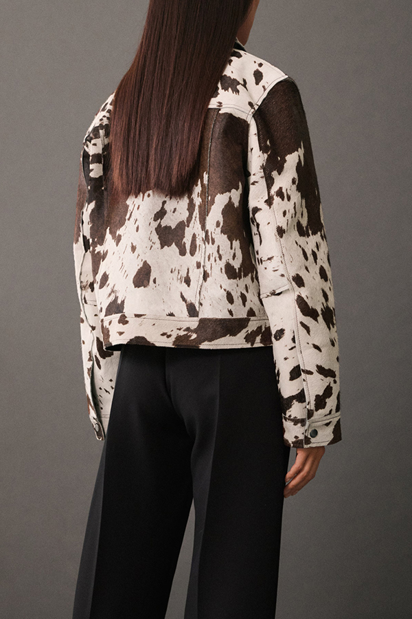 Fashionable Irregular Cow Pattern Lapel Short Jacket-consonak