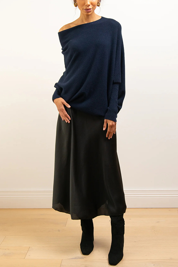 Solid Color Round Neck Long Sleeve Loose Knitted Sweater-consonak