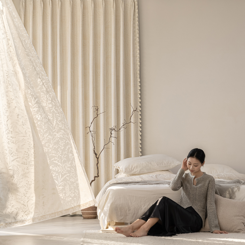 1 perforated French cream style curtain, made of chenille jacquard fabric, new light luxury curtain, modern and simple bedroom shading and insulation