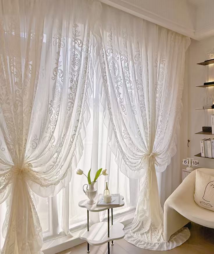 Fine embroidered yarn