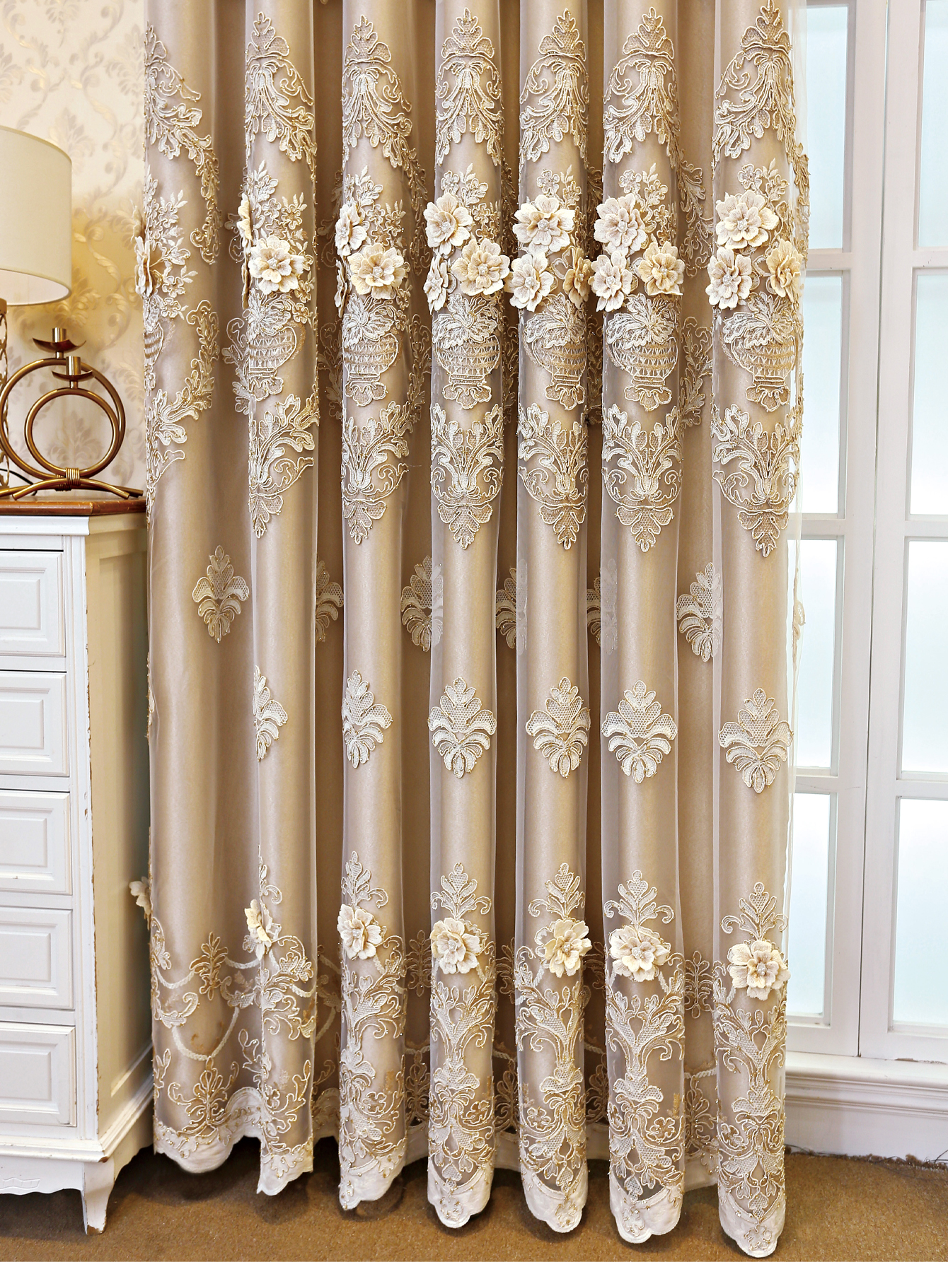1 piece of European gold high-end relief embroidered window screen, finished fabric and screen integrated, simple living room, bedroom, double-layer blackout curtain