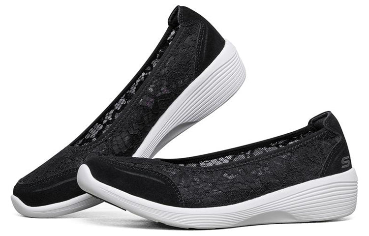 (WMNS) skecththers Arya Slip-on Shoes Black/White 66666292-BKW