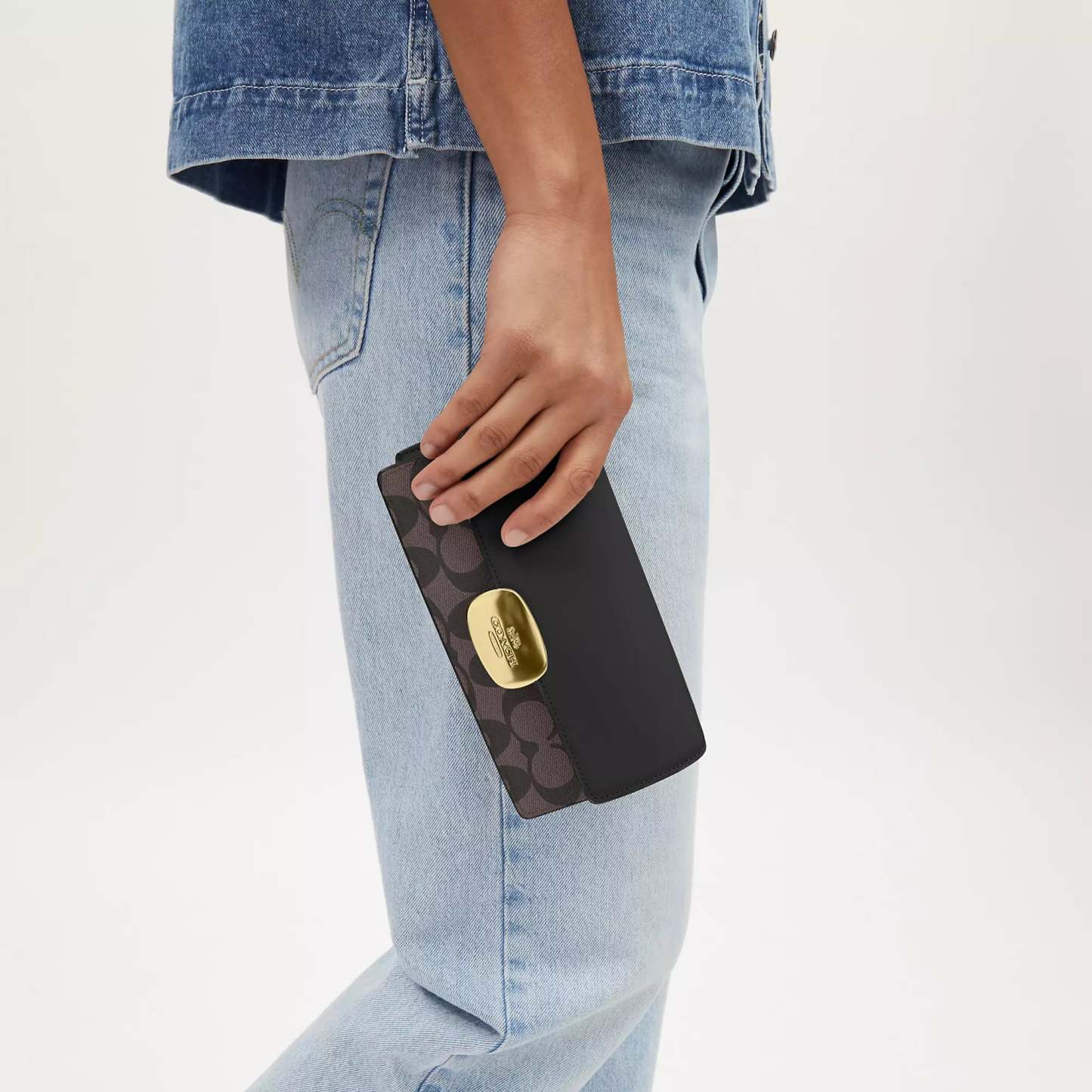 Cotthhach Outlet Eliza Small Flap Crossbody In Signature Canvas