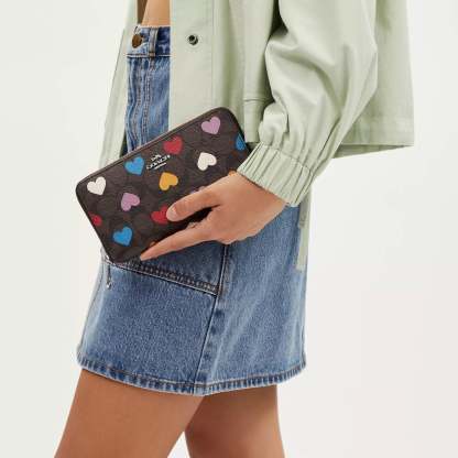 Cotthhach Outlet Long Zip Around Wallet In Signature Canvas With Heart Print