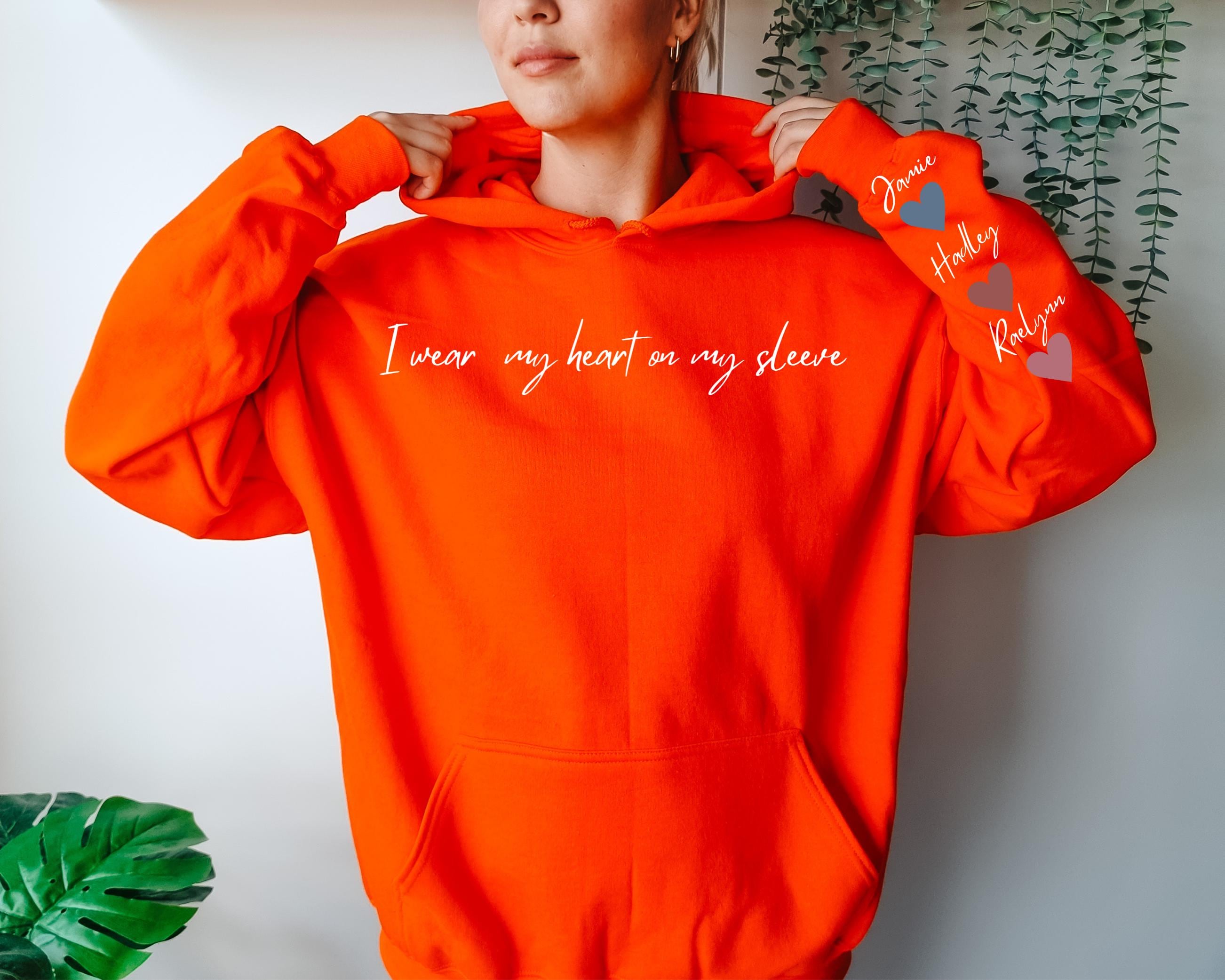 Custom Mama Sweatshirt with Kid Name on Sleeve Personalized Mom Sweatshirt Minimalist Momma Sweater Mothers Day Gift