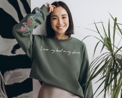 Custom Mama Sweatshirt with Kid Name on Sleeve Personalized Mom Sweatshirt Minimalist Momma Sweater Mothers Day Gift