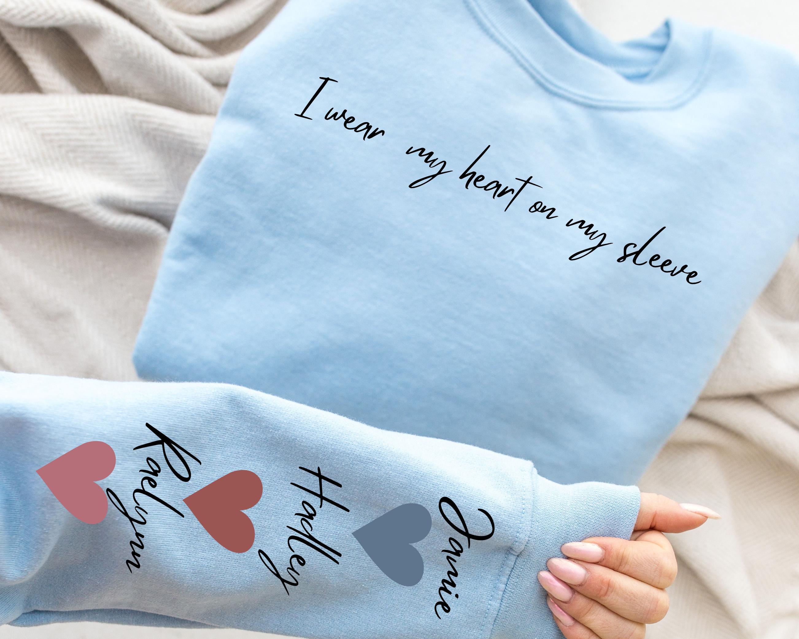 Custom Mama Sweatshirt with Kid Name on Sleeve Personalized Mom Sweatshirt Minimalist Momma Sweater Mothers Day Gift