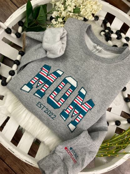 Custom Embroidered MAMA Sweatshirt Mother's Day Creative Gifts for Mom