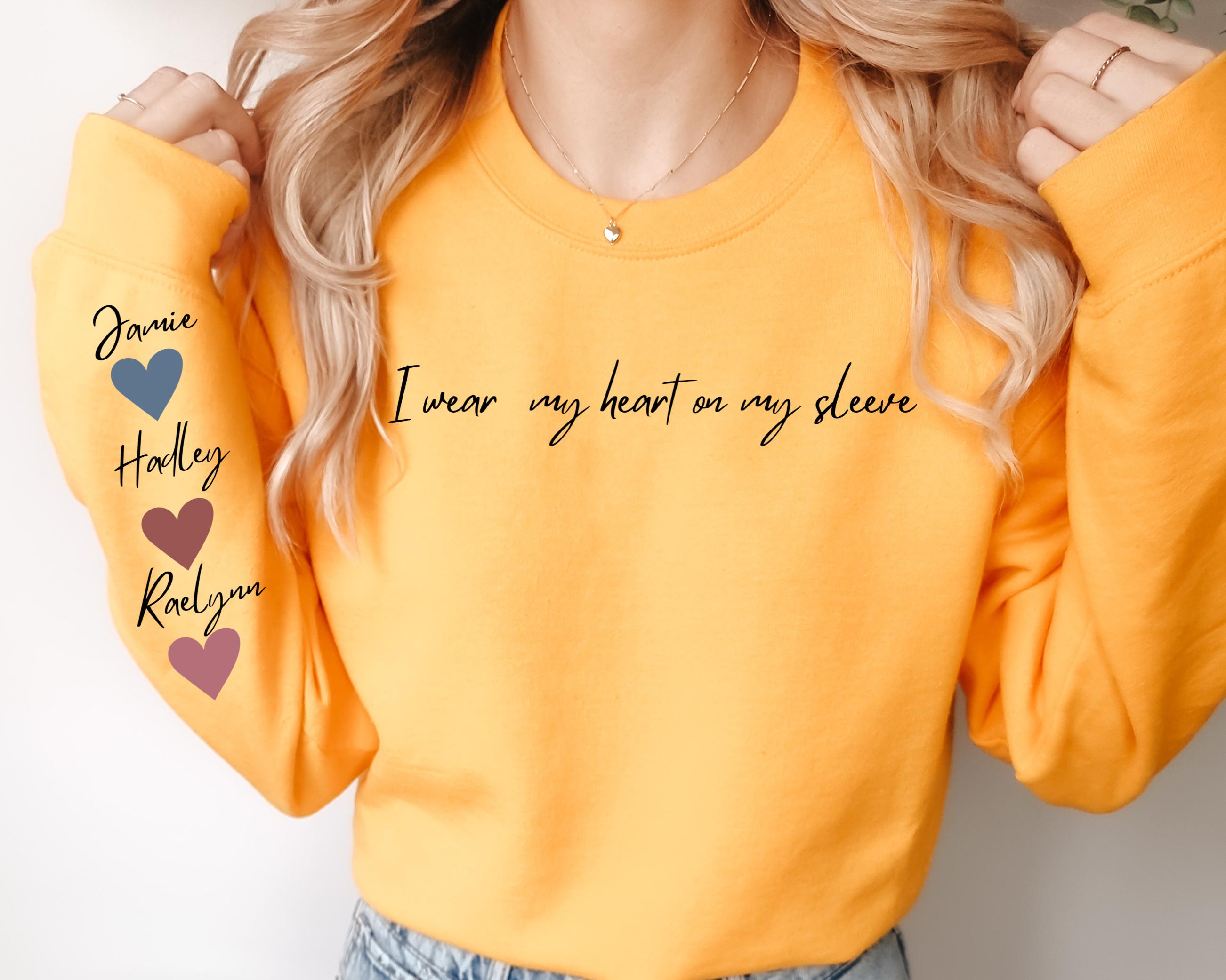 Custom Mama Sweatshirt with Kid Name on Sleeve Personalized Mom Sweatshirt Minimalist Momma Sweater Mothers Day Gift