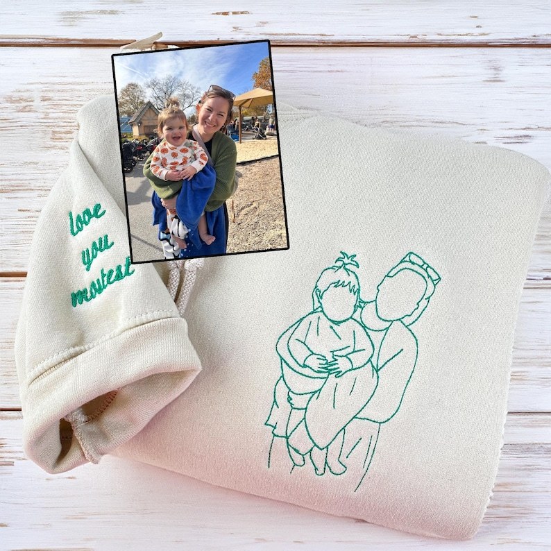 Custom Embroidered Family Photo Portrait Sweatshirt/Hoodie/T-shirt