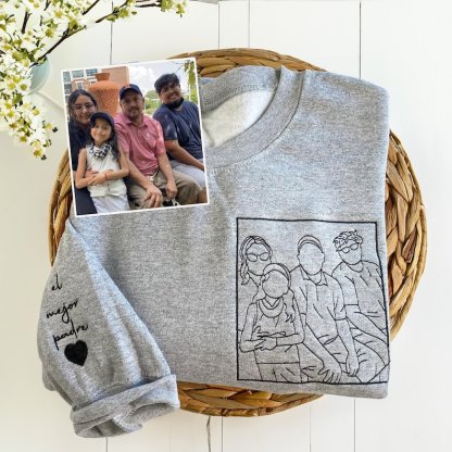 Custom Embroidered Family Photo Portrait Sweatshirt/Hoodie/T-shirt