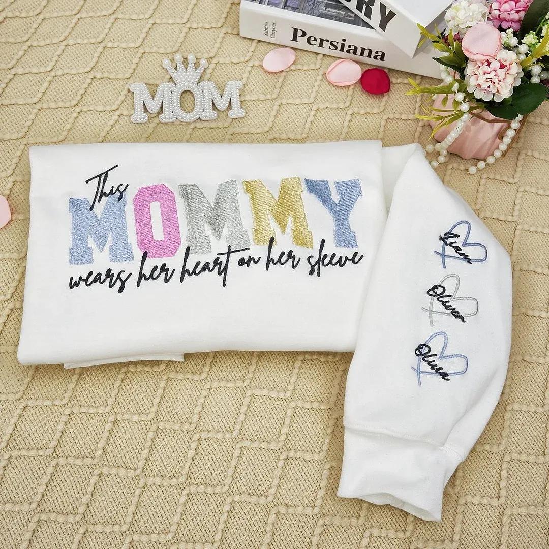 Personalized Heart on Sleeve Embroidered Sweatshirt-A Thoughtful Gift for Mom & Grandma 