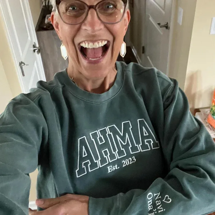 Custom Mom Embroidered Sweatshirt With Child's Name On The Sleeve Mother's Day Gift For Mom From Daughter