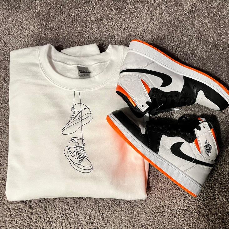 👟Custom Sneaker Photo Embroidered Sweatshirt/Hoodie,Gift For Dad/Papa/Sneaker Lover