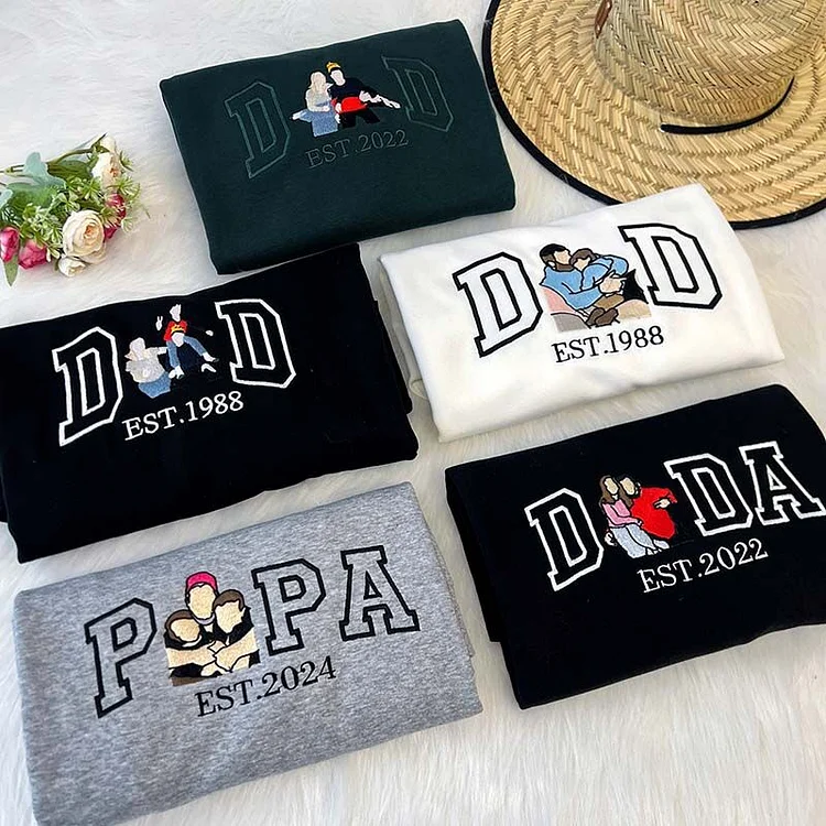 A Papa T-Shirt With A Photo And A Sweatshirt Separately Embroidered With The Portraits Of The Father And The Child