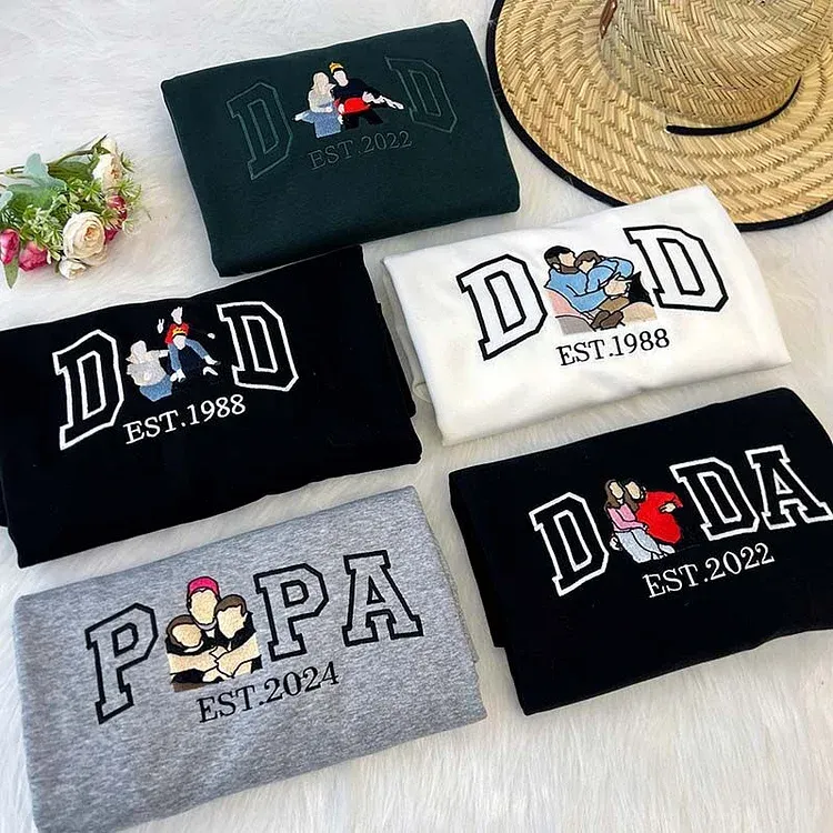 A Papa T-Shirt With A Photo And A Sweatshirt Separately Embroidered With The Portraits Of The Father And The Child