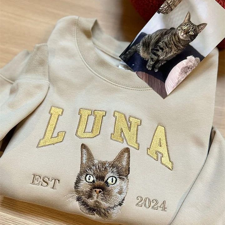 Custom Premium Handcrafted Pet Photo Embroidery With Pet Name T-Shirt Sweatshirt Hoodie