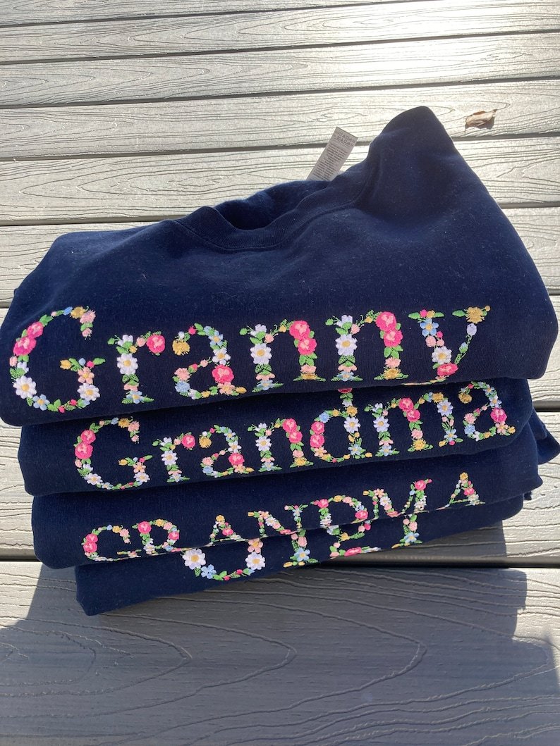 Custom Embroidered Sweatshirt Floral Mama Grandma Abuela Gifts For Mother's Day