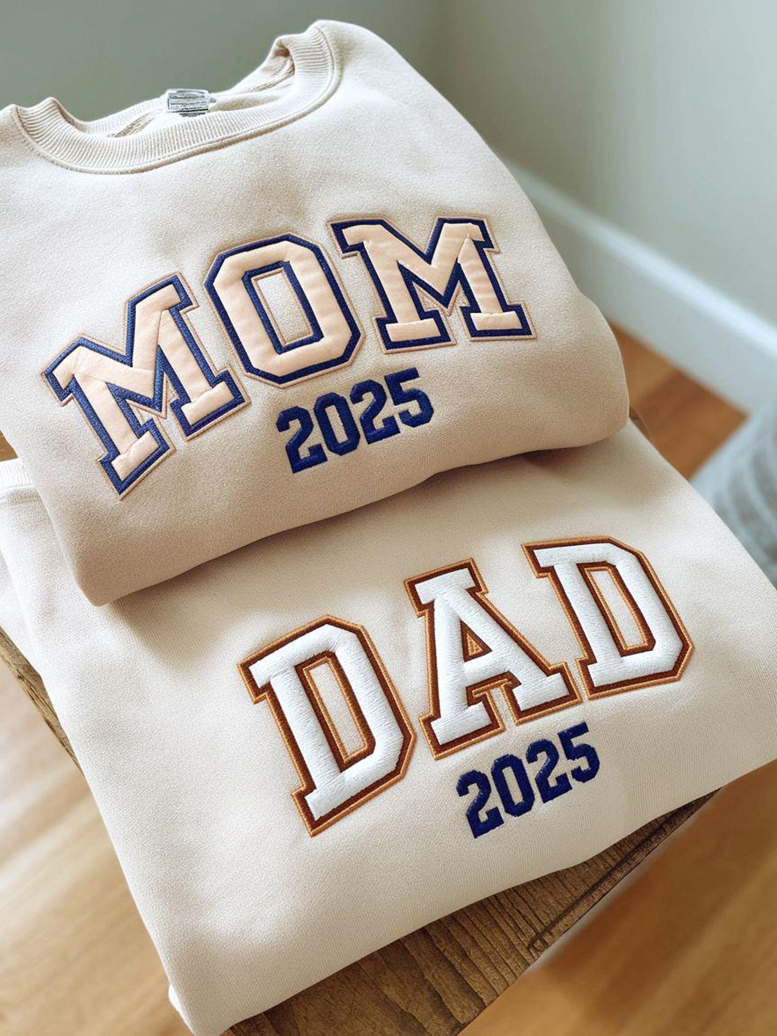 Custom Mom Embroidery Sweatshirt Happy Mother's Day Gifts New Mama Outfit Sweatshirt For Mom