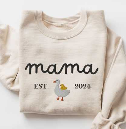Custom Mama Duck Sweatshirt Mama Est Year Crewneck Mother‘Day