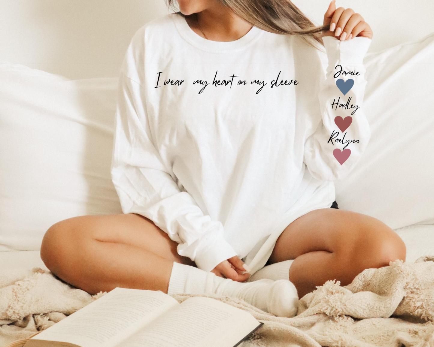 Custom Mama Sweatshirt with Kid Name on Sleeve Personalized Mom Sweatshirt Minimalist Momma Sweater Mothers Day Gift