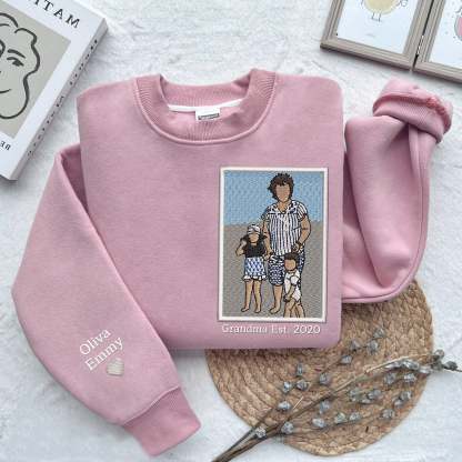 Custom Embroidered Mother Sweatshirt, Personalized Gift for Granny, Mother's Day Gifts, Sweatshirt with Kids Name on Sleeve