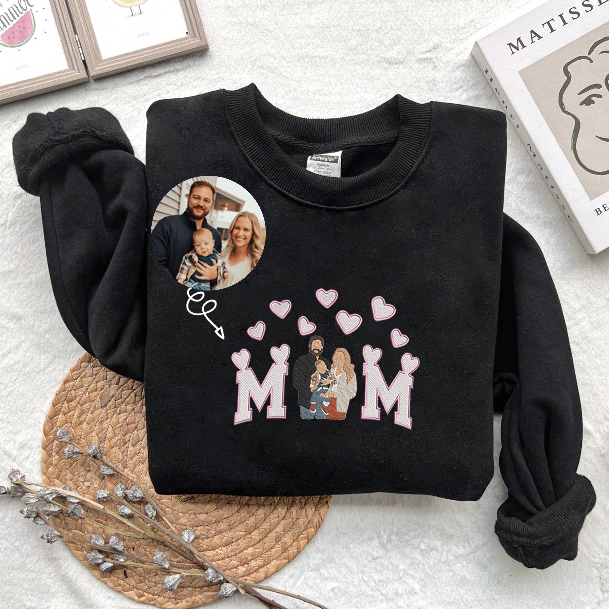 Embroidered Family Portrait Shirt, Personalized Mom Embroidered Sweatshirt, Mother's Day Gift, Custom Mom Shirt, Gift for Wifey