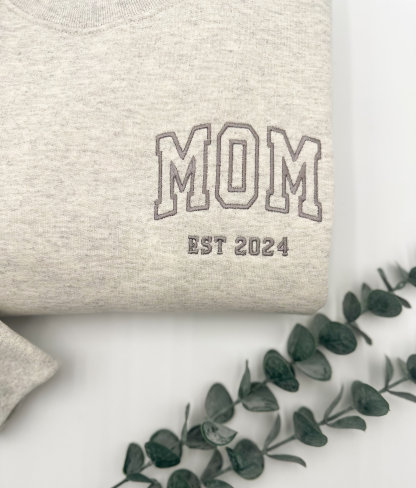 Customised Mum Embroidered Sweatshirt Mother's Day Surprise Gift for Mum