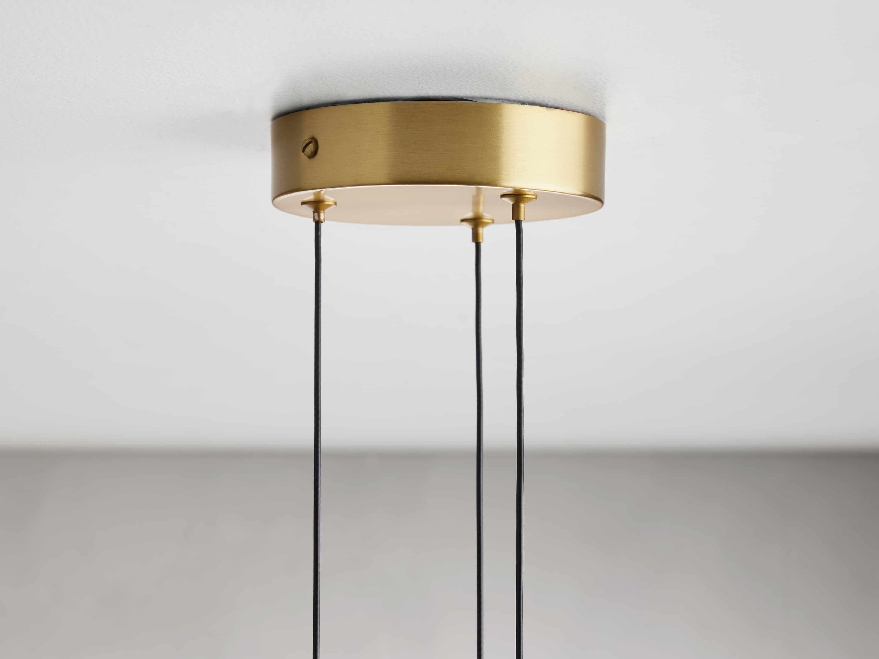 Solitaire Raindrop Pendant Light