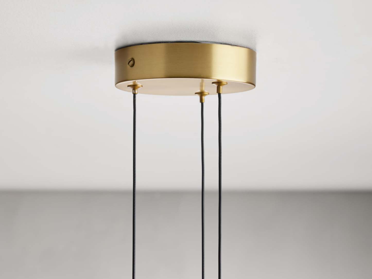 Solitaire Raindrop Pendant Light