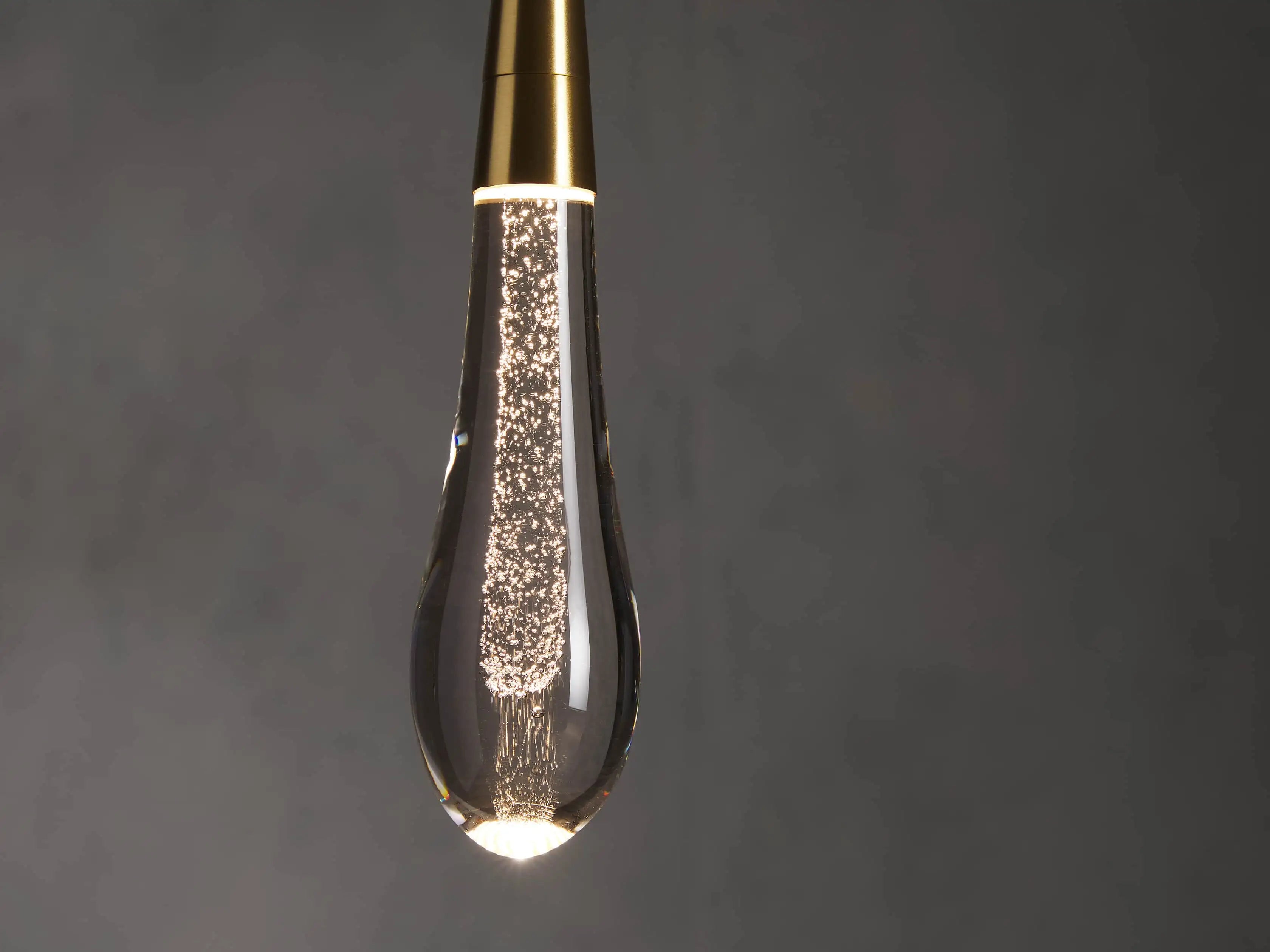 Solitaire Raindrop Pendant Light
